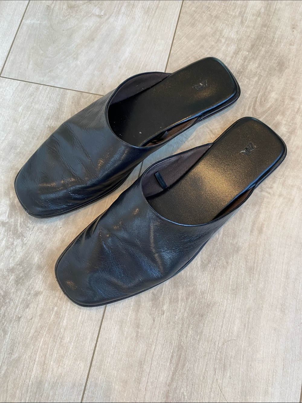Zara minimalist leather slides 38